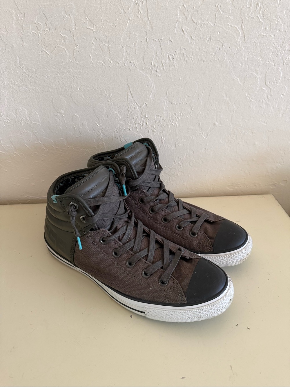 Men's Casual High-Top Sneakers in Dark Grey and Black - Picture 1 of 7